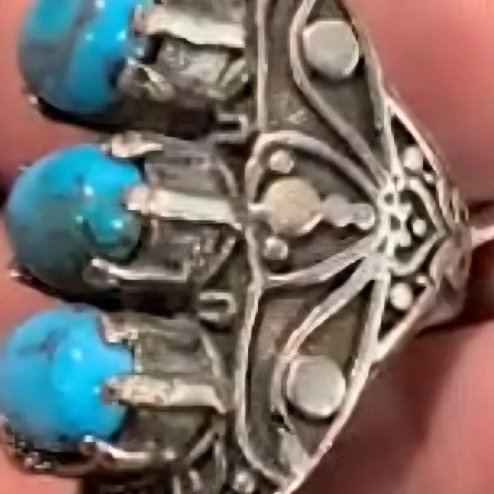 Vintage style Southwest turquoise ring with ornate 925 sterling silver band